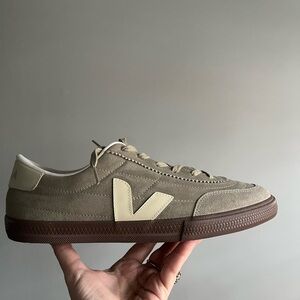 Veja Men's Beige and Brown Sneakers